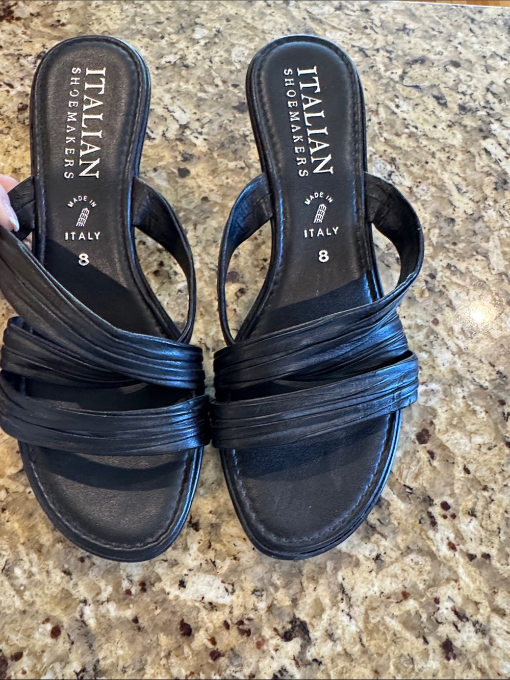 Italian Shoemakers Black Leather Slip-On Twisted Strap Sandals Size 8